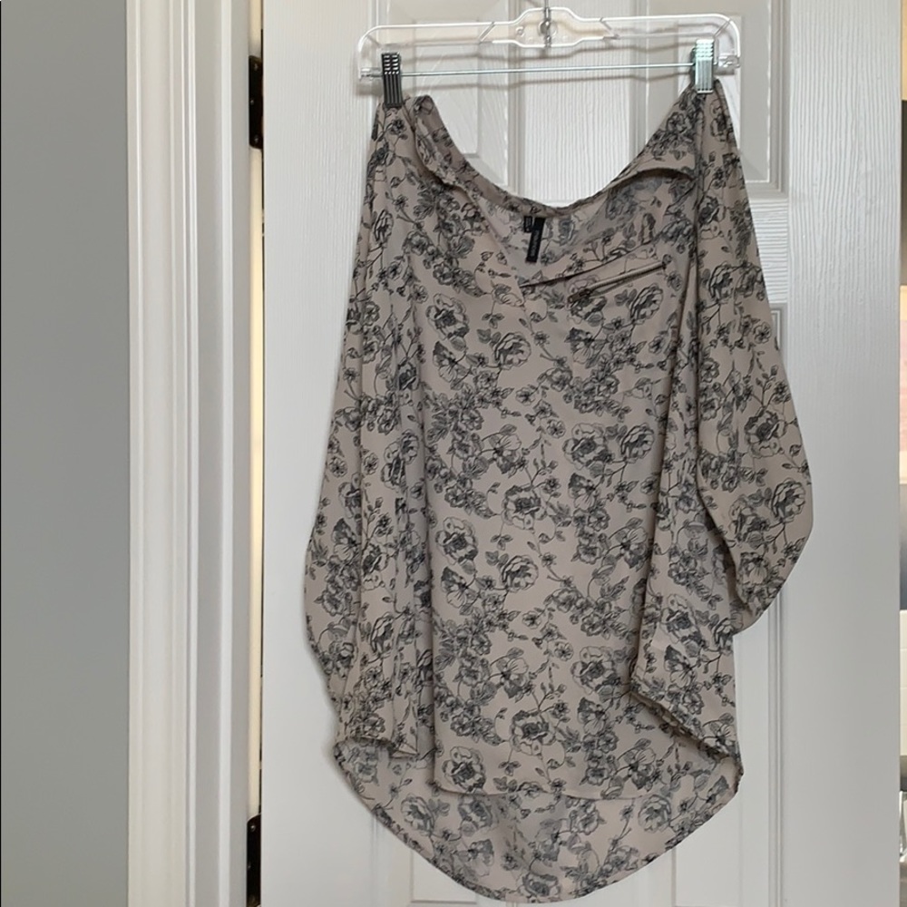 Maurices perfect blouse large